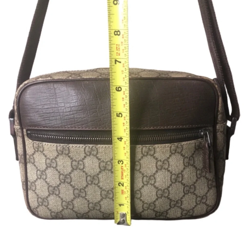 GUCCI GG Supreme Beige Monogram Canvas Messenger Bag with Brown Leather Trim